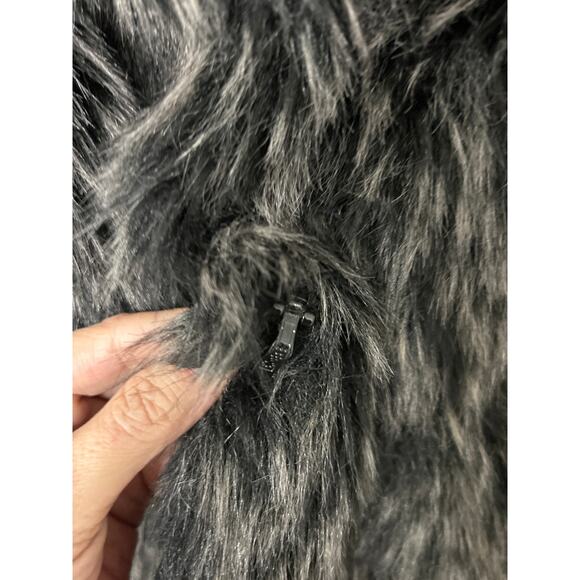 White House Black Market Faux Fur Long Vest Gray Black Sleeveless Jacket Med - Picture 15 of 15